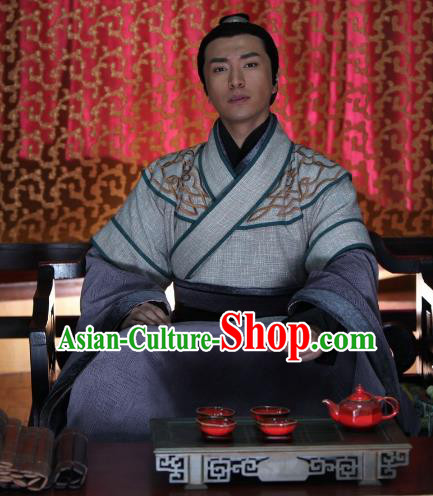 Chinese Ancient Warring States Period Prince Swordsman Replica Costume for Men