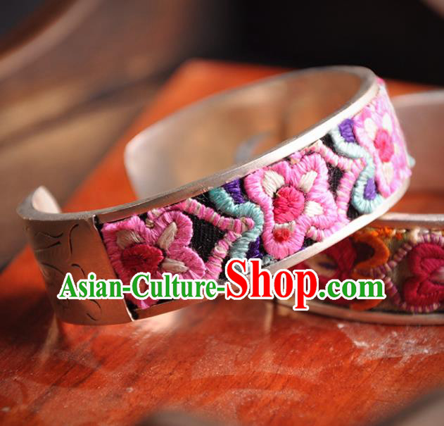 Chinese Traditional Embroidery Accessories Handmade Embroidered Bracelets for Women
