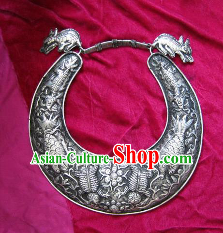 Chinese Traditional Miao Sliver Ornaments Carving Longevity Lock Traditional Hmong Sliver Necklace for Women