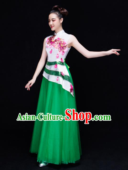 Professional Chorus Green Costume Chinese Classical Dance Compere Dress for Women