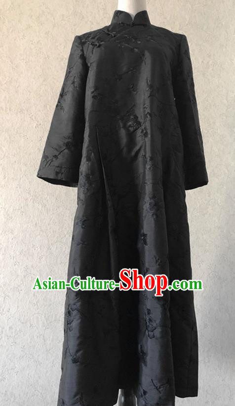 Traditional Chinese Handmade Brocade Costume Tang Suit Black Embroidered Cheongsam for Women
