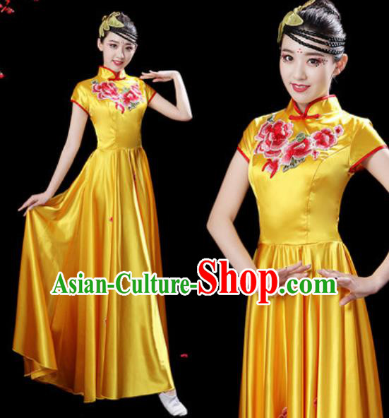 Chinese Classical Dance Chorus Yellow Silk Embroidered Dress Traditional Umbrella Dance Fan Dance Costumes for Women