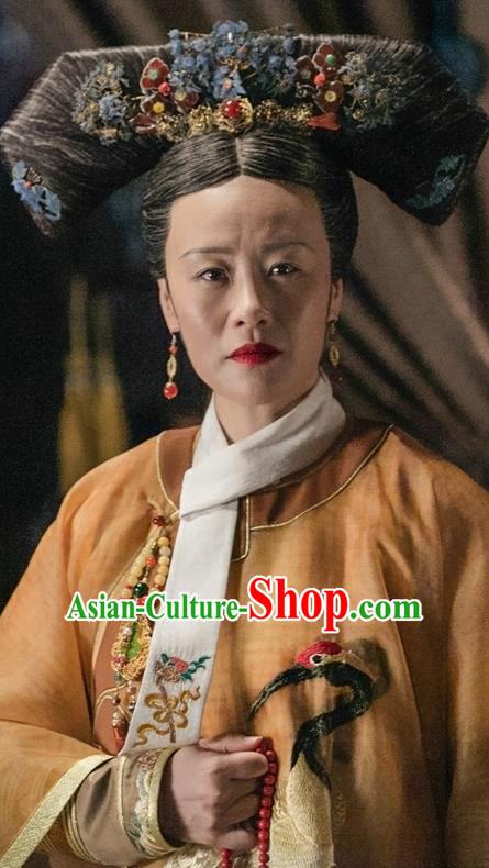 Chinese Ancient Qing Dynasty Manchu Empress Dowager Embroidered Costumes and Headpiece for Women