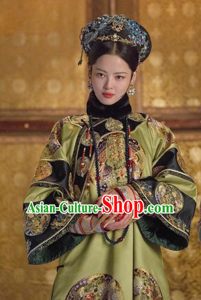Ancient Chinese Qing Dynasty Manchu Imperial Concubine Embroidered Costumes and Headpiece for Women