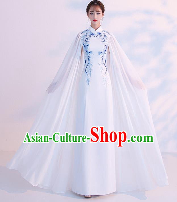 Chinese Traditional Costumes Elegant Embroidered White Cheongsam Qipao Dress for Women