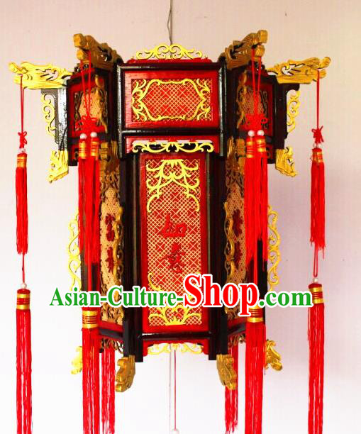 Chinese Traditional Carving Wood Dragon Head Palace Lantern Asian New Year Handmade Lantern Ancient Lamp