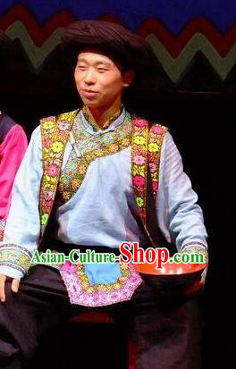 Phoenix Flying Qiang Dance Traditional Chinese Qiang Ethnic Minority Youth Dance Costumes and Headwear for Men