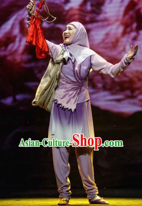 Flowers and Trumpeter Traditional Chinese Hui Nationality Purple Dress Stage Show Costume and Headwear for Women