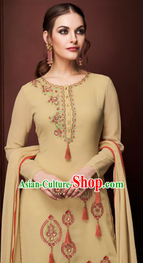 Asian Indian Punjabis Embroidered Yellow Blouse and Pants India Traditional Kurti Costumes Complete Set for Women