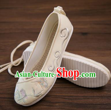 Traditional Chinese Handmade Hanfu Shoes Embroidered Butterfly Orchid Yellow Shoes Cloth Shoes for Women