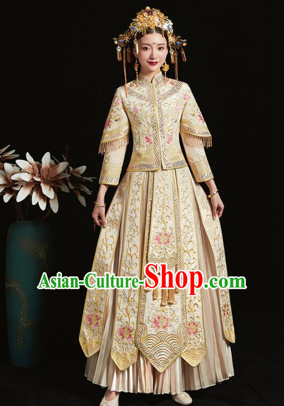 Chinese Traditional Bride White Xiuhe Suit Ancient Wedding Embroidered Dress for Women