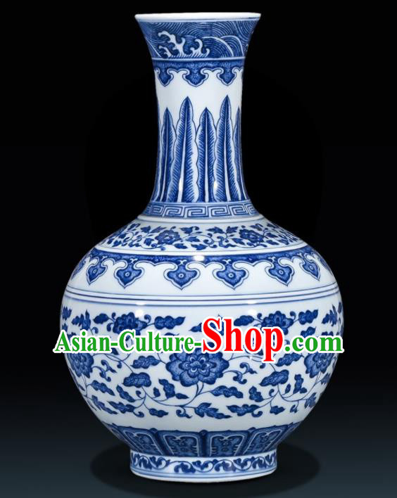 Chinese Jingdezhen Ceramic Craft Hand Painting Enamel Design Vase Handicraft Traditional Porcelain Vase