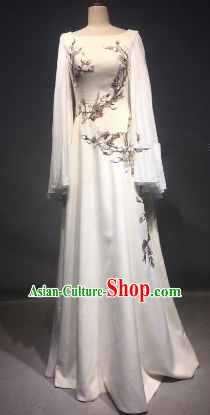 Top Grade Chinese Stage Performance Modern Fancywork White Dress Brazilian Carnival Costume for Women