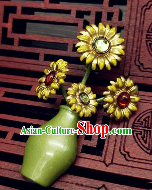Traditional Chinese Ancient Palace Green Vase Brooch Handmade Hanfu Breastpin Pendant for Women
