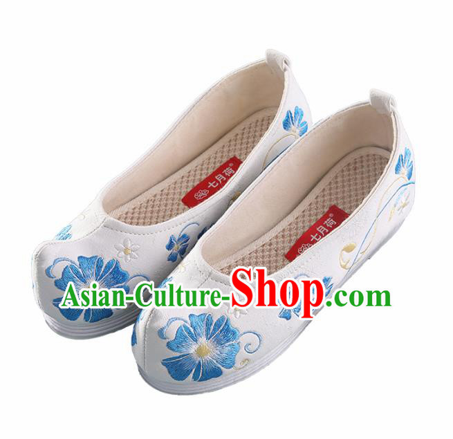 Chinese Traditional Hanfu Shoes Embroidered Flowers White Shoes Handmade Ancient Princess Shoes for Women