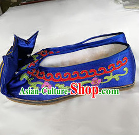 Chinese Traditional Beijing Opera Embroidered Shoes Ancient Princess Hanfu Royalbue Satin Shoes for Adults