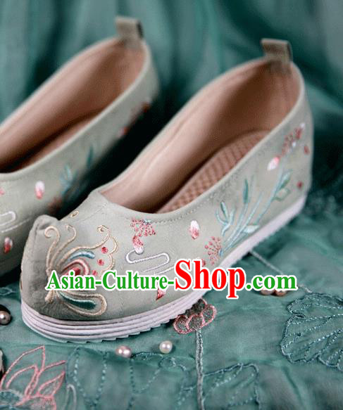 Chinese Handmade Embroidered Dandelion Butterfly Light Green Bow Shoes Traditional Ming Dynasty Hanfu Shoes Princess Shoes for Women