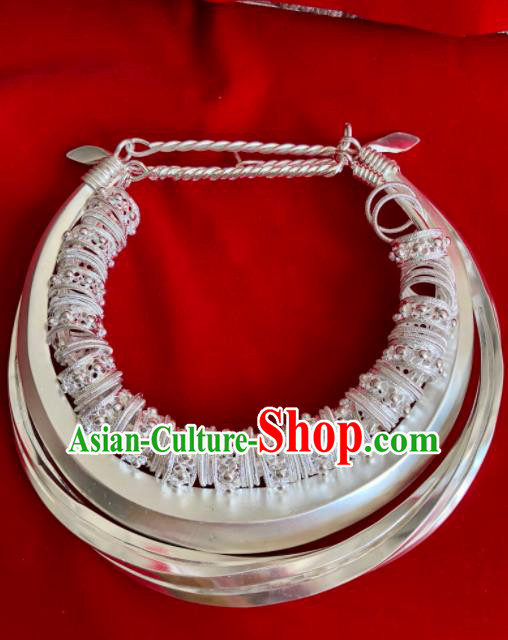 Chinese Handmade Traditional Miao Nationality Silver Necklace Ethnic Wedding Bride Accessories for Women