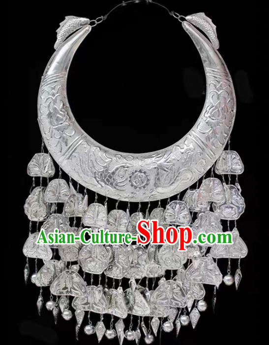 Chinese Handmade Traditional Miao Nationality Silver Carving Necklace Ethnic Wedding Bride Accessories for Women