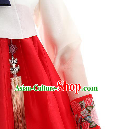 Korean Bride White Blouse and Red Dress Korea Fashion Costumes Traditional Wedding Hanbok Apparels for Women