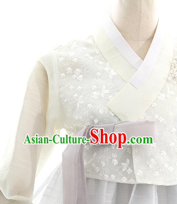 Korean Bride White Lace Blouse and Dress Korea Fashion Costumes Traditional Wedding Hanbok Apparels for Women