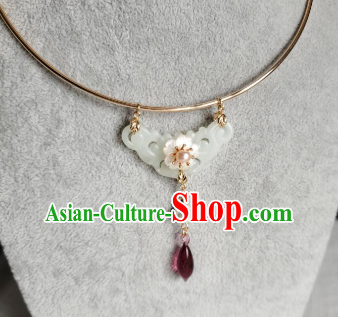 Chinese Handmade Ming Dynasty Jade Necklet Classical Jewelry Accessories Ancient Princess Hanfu Shell Sakura Necklace for Women