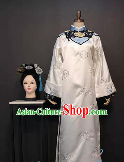 Drama Story of Yanxi Palace Traditional China Qing Dynasty Imperial Consort Costume Ancient Palace Maid Wei Yingluo White Dress Clothing and Headwear