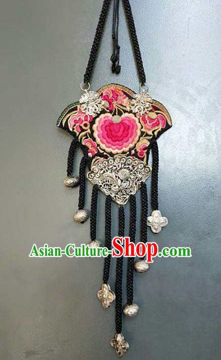 China National Silver Carving Tassel Necklet Traditional Miao Ethnic Handmade Embroidered Jewelry Accessories