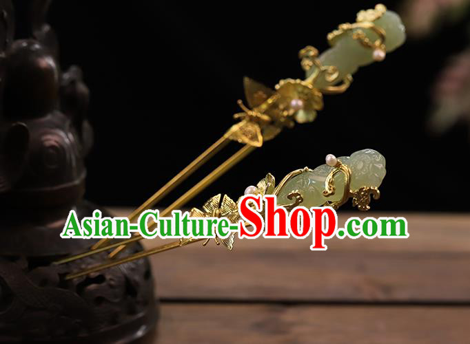 Chinese Hanfu Golden Butterfly Hairpins Traditional Wedding Hair Accessories Ancient Bride Jade Hair Stick