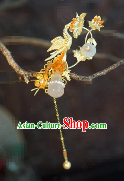 China Traditional Xiuhe Suit Hair Accessories Palace White Chalcedony Gourd Hairpin Wedding Golden Crane Lotus Hair Stick