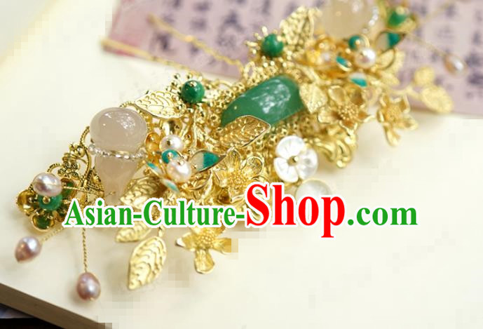 China Wedding Bride Chalcedony Gourd Hair Stick Traditional Xiuhe Suit Hair Accessories Ancient Palace Golden Hairpin