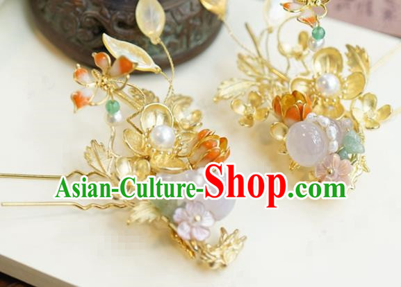 China Ancient Bride Golden Hair Clips Traditional Xiuhe Suit Hair Jewelry Accessories Qing Dynasty White Chalcedony Gourd Hairpins