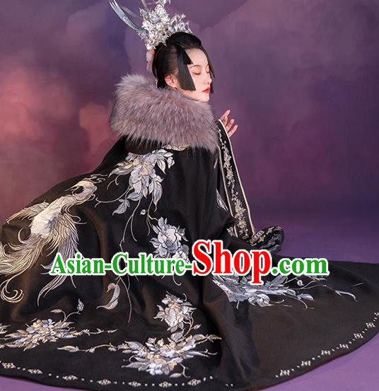China Ancient Tang Dynasty Imperial Concubine Clothing Embroidered Black Cape Traditional Winter Costume