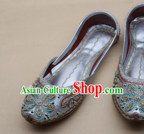Asian India National Embroidered Light Grey Leather Shoes Handmade Indian Traditional Folk Dance Shoes for Women