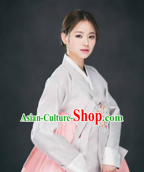 Korean Traditional Garment Hanbok Grey Blouse and Pink Dress Outfits Asian Korea Fashion Costume for Women