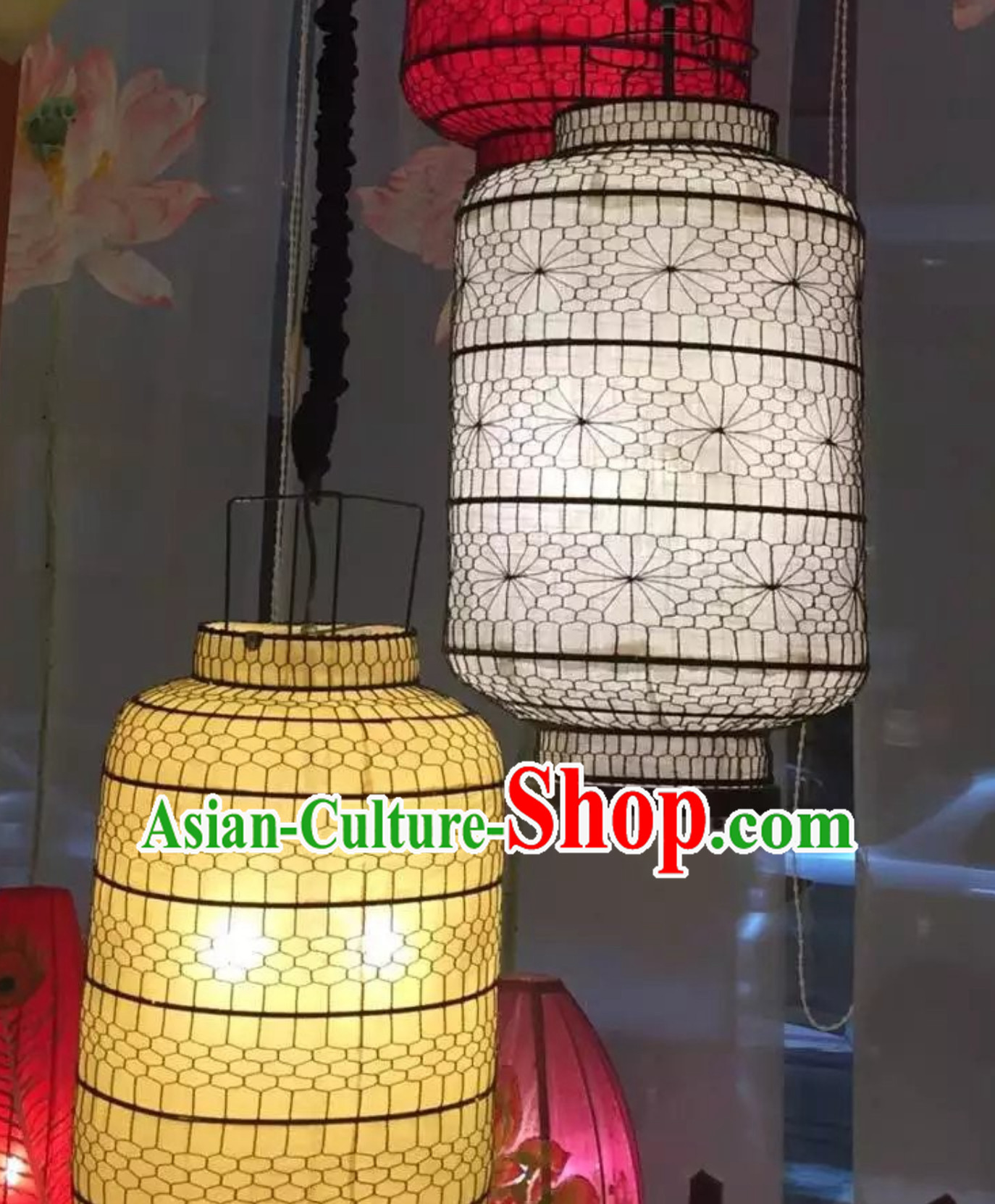 Free Worldwide Delivery Tube Shape Traditional Yellow Chinese Classical Handmade Iron Mesh Lantern Palace Lanterns