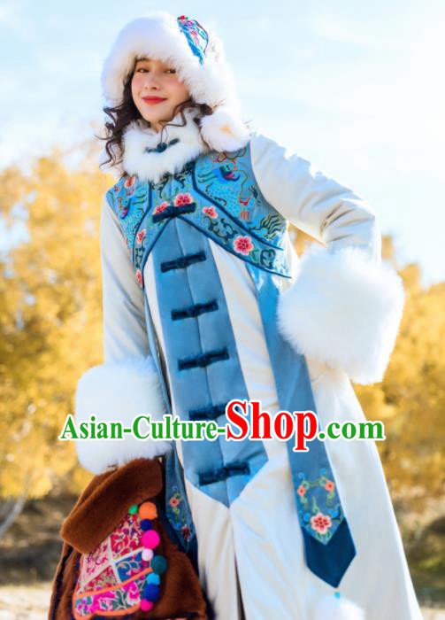 Chinese Traditional Winter Embroidered White Cotton Wadded Coat National Tang Suit Overcoat Costumes for Women