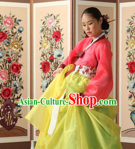 Korean Traditional Court Queen Hanbok Rosy Blouse and Yellow Dress Garment Asian Korea Fashion Costume for Women