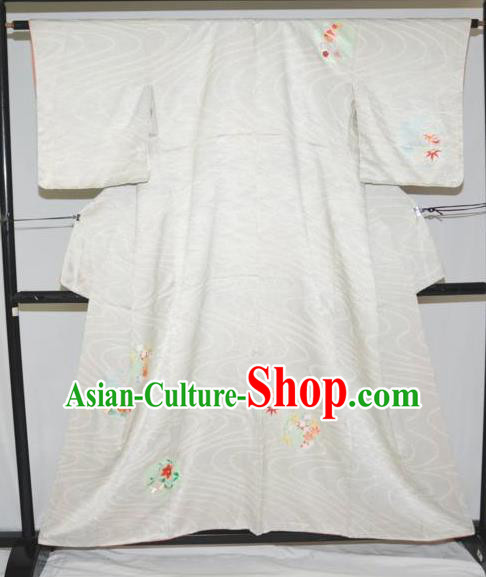 Traditional Japan Geisha Printing Chrysanthemum White Silk Furisode Kimono Asian Japanese Fashion Apparel Costume for Women