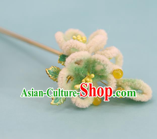 Traditional Chinese Handmade Green Velvet Plum Hairpin Headdress Ancient Hanfu Hair Accessories for Women