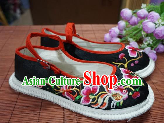 Traditional Chinese Ethnic Black Embroidered Shoes Handmade Yunnan National Shoes Wedding Shoes for Women