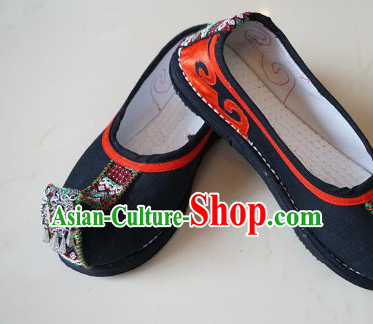 Traditional Chinese Embroidered Ethnic Wedding Black Shoes Yunnan National Shoes for Women