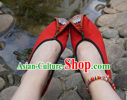 Traditional Chinese Yunnan Ethnic Red Embroidered Shoes Handmade National Shoes Hanfu Dress for Women
