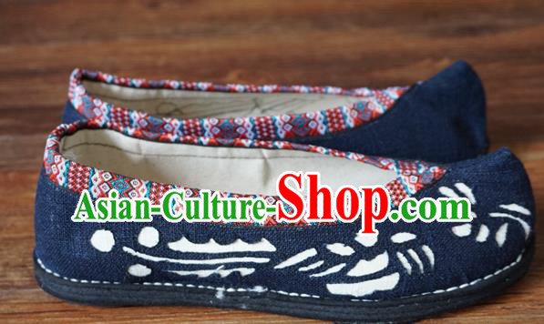 Traditional Chinese Yunnan Ethnic Navy Cloth Shoes Handmade National Shoes Hanfu Dress for Women
