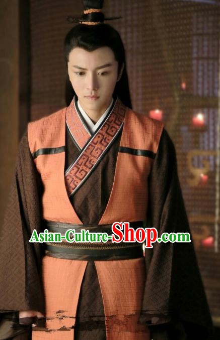 Chinese Ancient Swordsman Hanfu Robe Drama Men with Sword Cha Jie Costumes and Hair Accessories