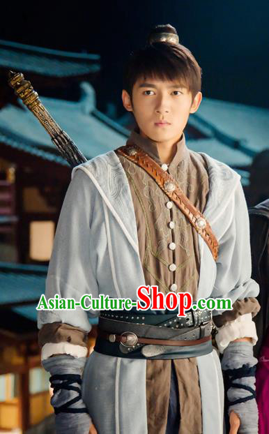 Chinese Ancient Hero Clothing and Jade Hairpin Drama The Taosim Crandmaster Young Swordsman Zhang Ling Costumes and Headband