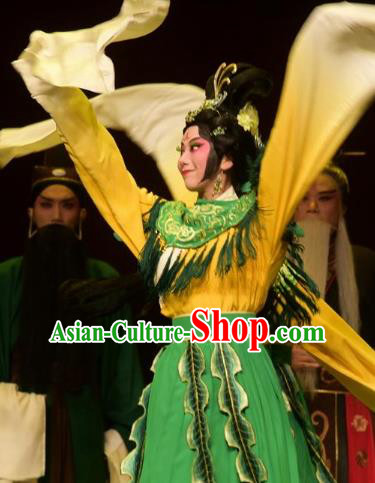 Chinese Kun Opera Hua Tan the Dream of Xiang Fei Dress Apparels Costumes and Headpieces Kunqu Opera Actress E Huang Garment