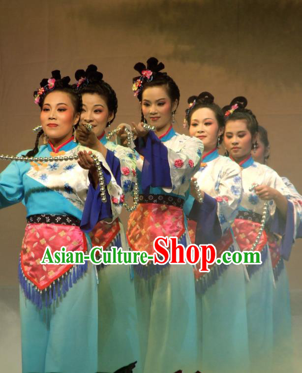 Chinese Shaoxing Opera Young Lady Dress Garment The Legend of Pearl Zhen Zhu Chuan Qi Yue Opera Costumes Country Girl Apparels and Hair Ornaments