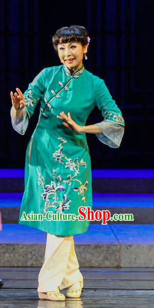 Chinese Han Opera Garment Shi Niang Costumes and Headdress Traditional Hubei Hanchu Opera Young Woman Apparels Green Dress