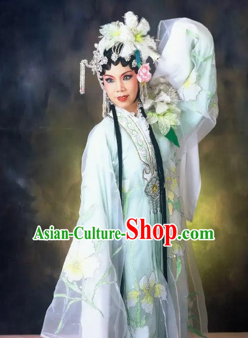Chinese Cantonese Opera Diva Du Caiwei Garment Hua Yue Ying Costumes and Headdress Traditional Guangdong Opera Young Beauty Apparels Hua Tan Dress